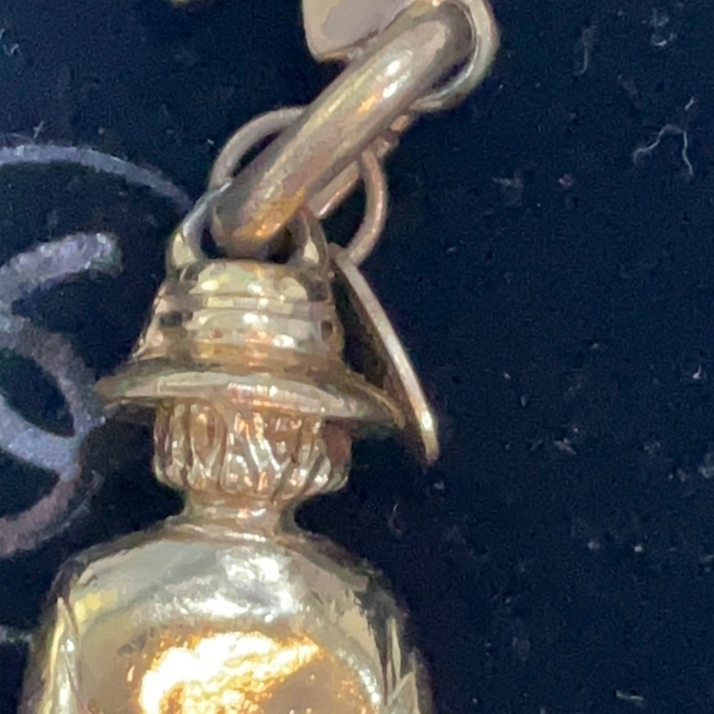 CHANEL Gold Pendant with Iconic CC Logo - Picture 8 of 10